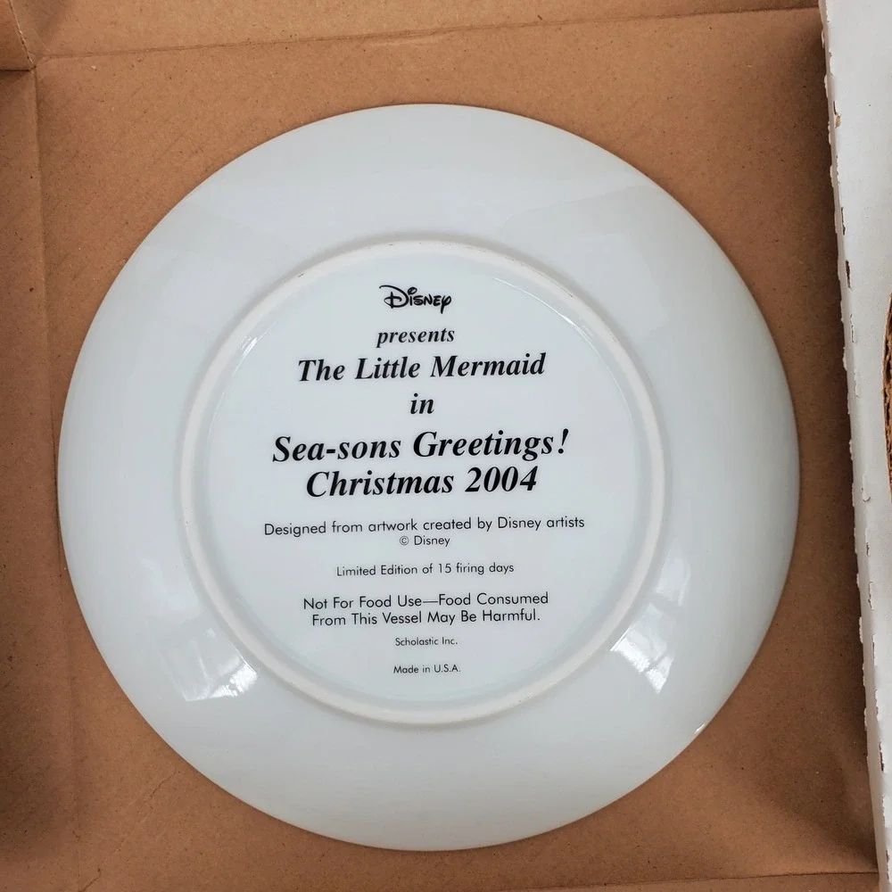 Disney The‎ Little Mermaid Christmas 2004 Plate Ariel Sea-sons Greetings 8